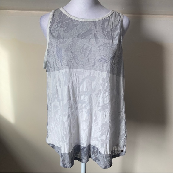 Fabletics Open Back Patterned Color block Tank Top size Medium - Picture 1 of 5